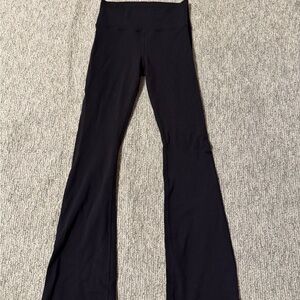 Black Flared Alo Yoga Pants